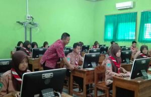 BIMBINGAN TIK Upaya pemerintah dalam meningkatkan pendayagunaan TIK