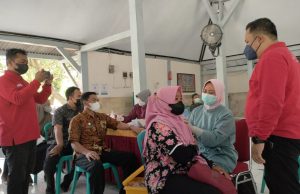 VAKSIN BOOSTER BAGI PENDIDIK DAN TENAGA PENDIDIKAN SMAN 1 GEGER