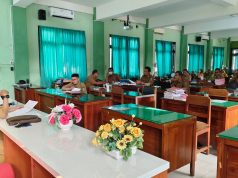 Penataan ulang ruang guru depan bangunan Proyek Ruang UKS