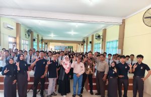 SMA Negeri 1 Geger Gelar Diskusi Ilmiah Bersama Profesor Riwanto Tirtosudarmo